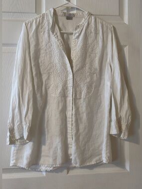 Tweeds White Embroidered Button-Up Blouse